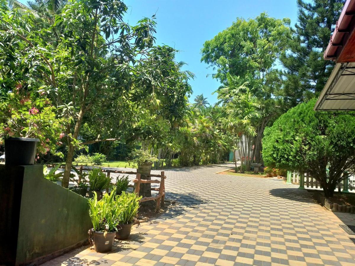 Hotel Tk Green Garden Matara Luaran gambar