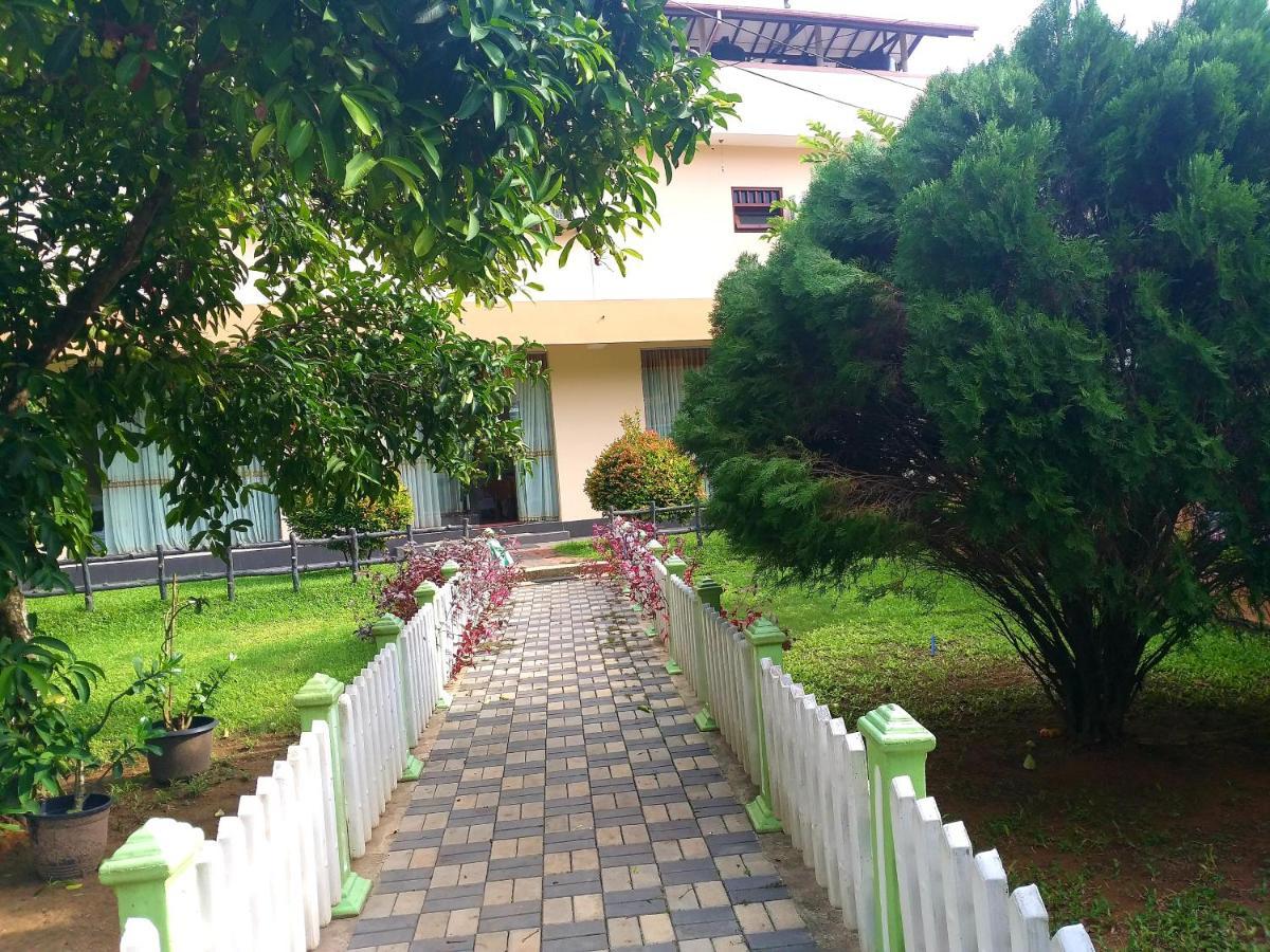 Hotel Tk Green Garden Matara Luaran gambar