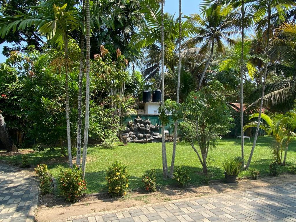Hotel Tk Green Garden Matara Luaran gambar