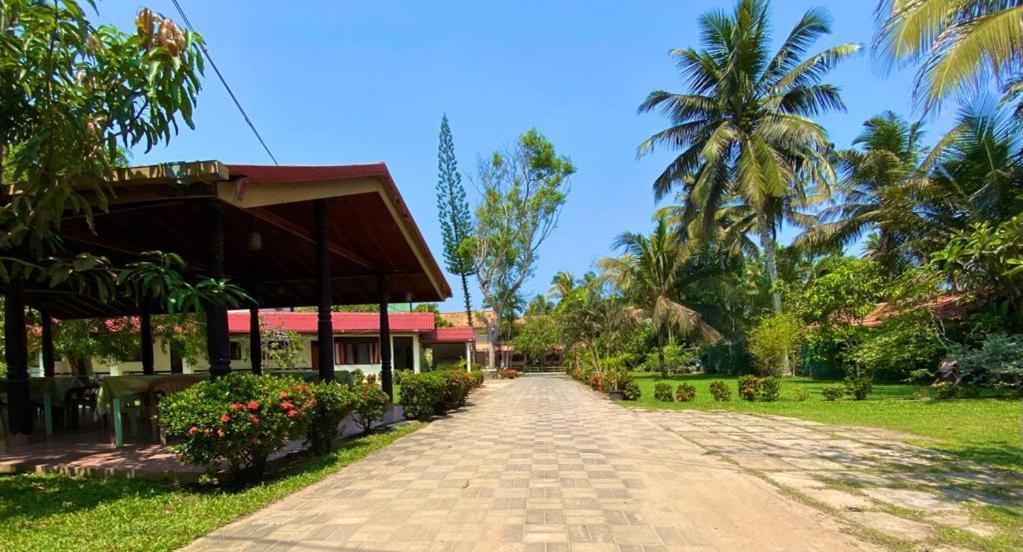 Hotel Tk Green Garden Matara Luaran gambar